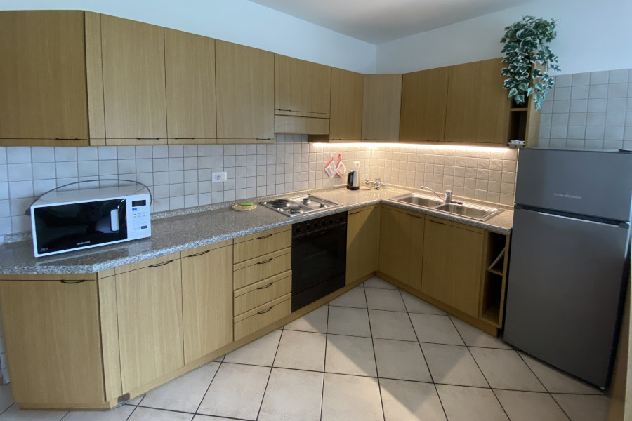 cucina completa appartamento girasole Appartamento vacanze girasole, zona cucina